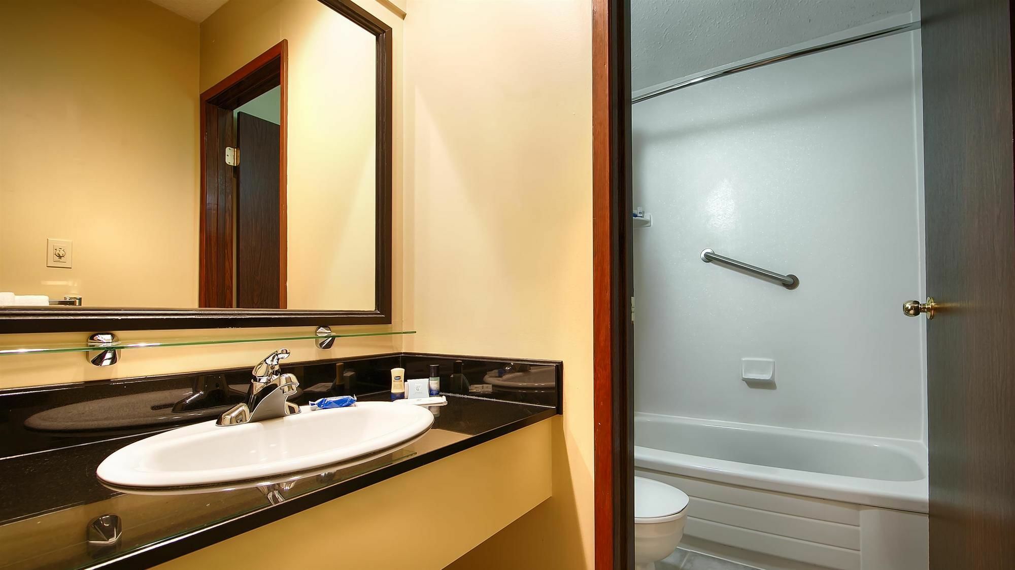 Travelodge By Wyndham Abbotsford Bakerview מראה חיצוני תמונה
